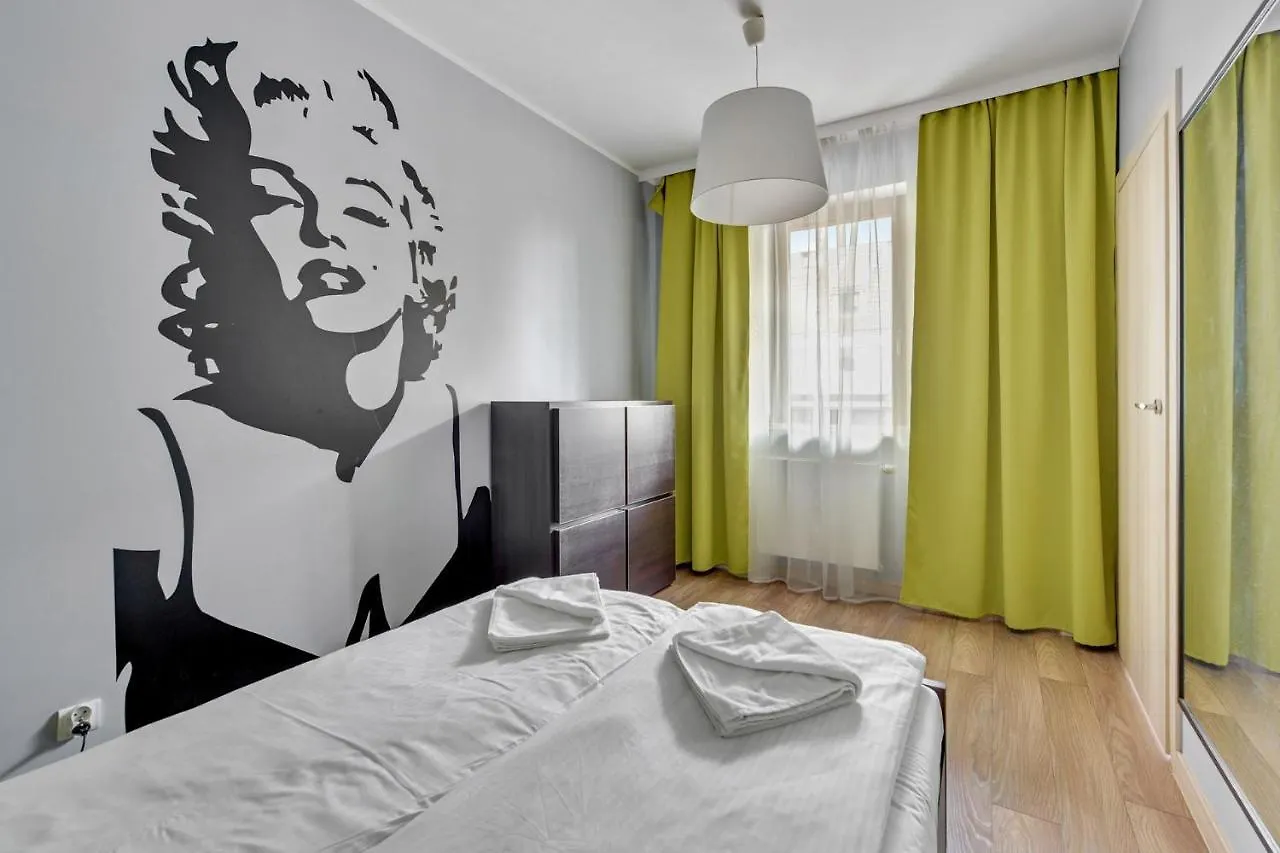 Grand Apartments - Davos Apartment Gdansk Szafarnia River View 0*,  Polen